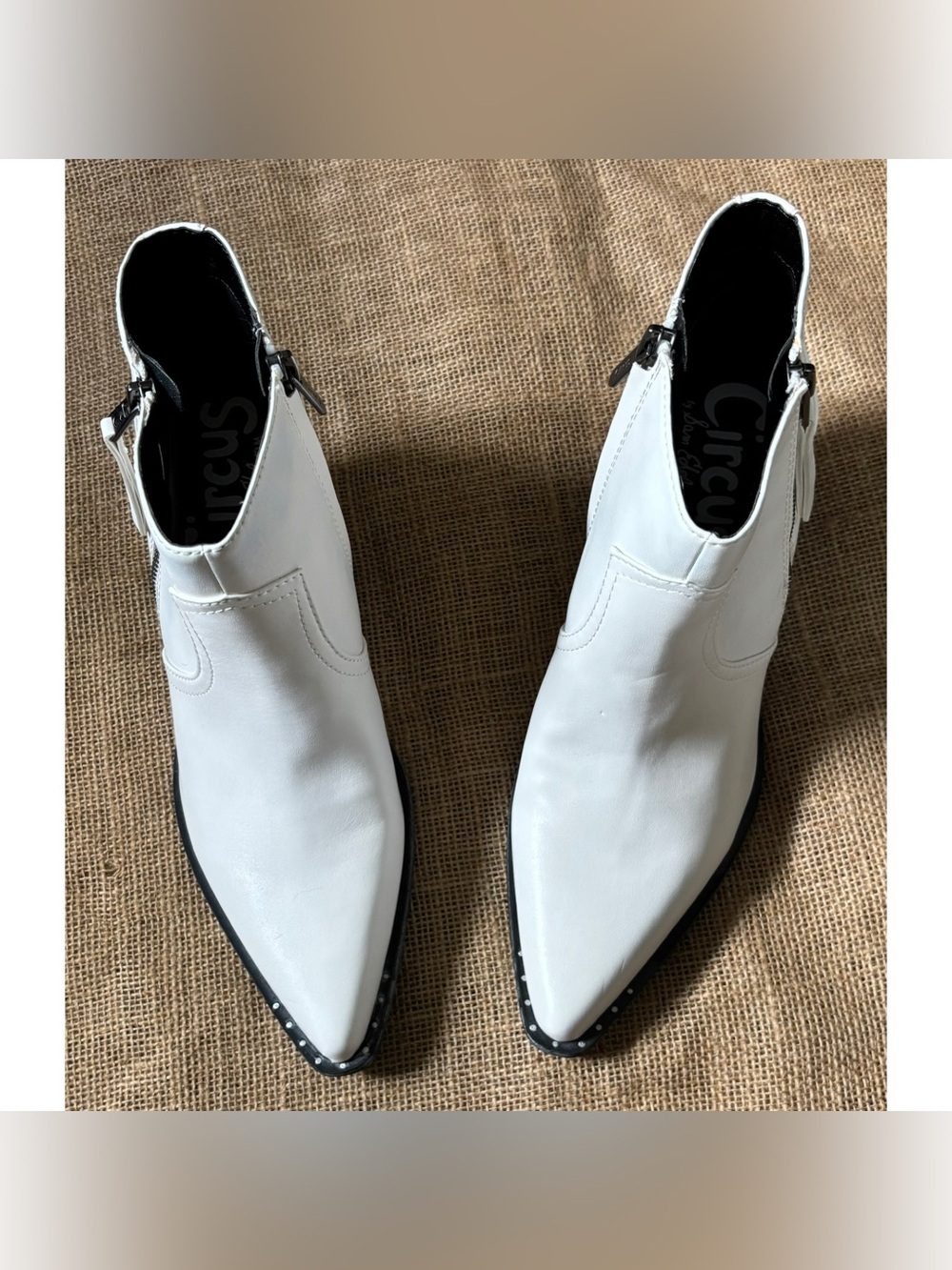 Circus By Sam Edelman Whistler White Fashion Boots Booties Sz 9.5 M Pointed Toe - Picture 2 of 13